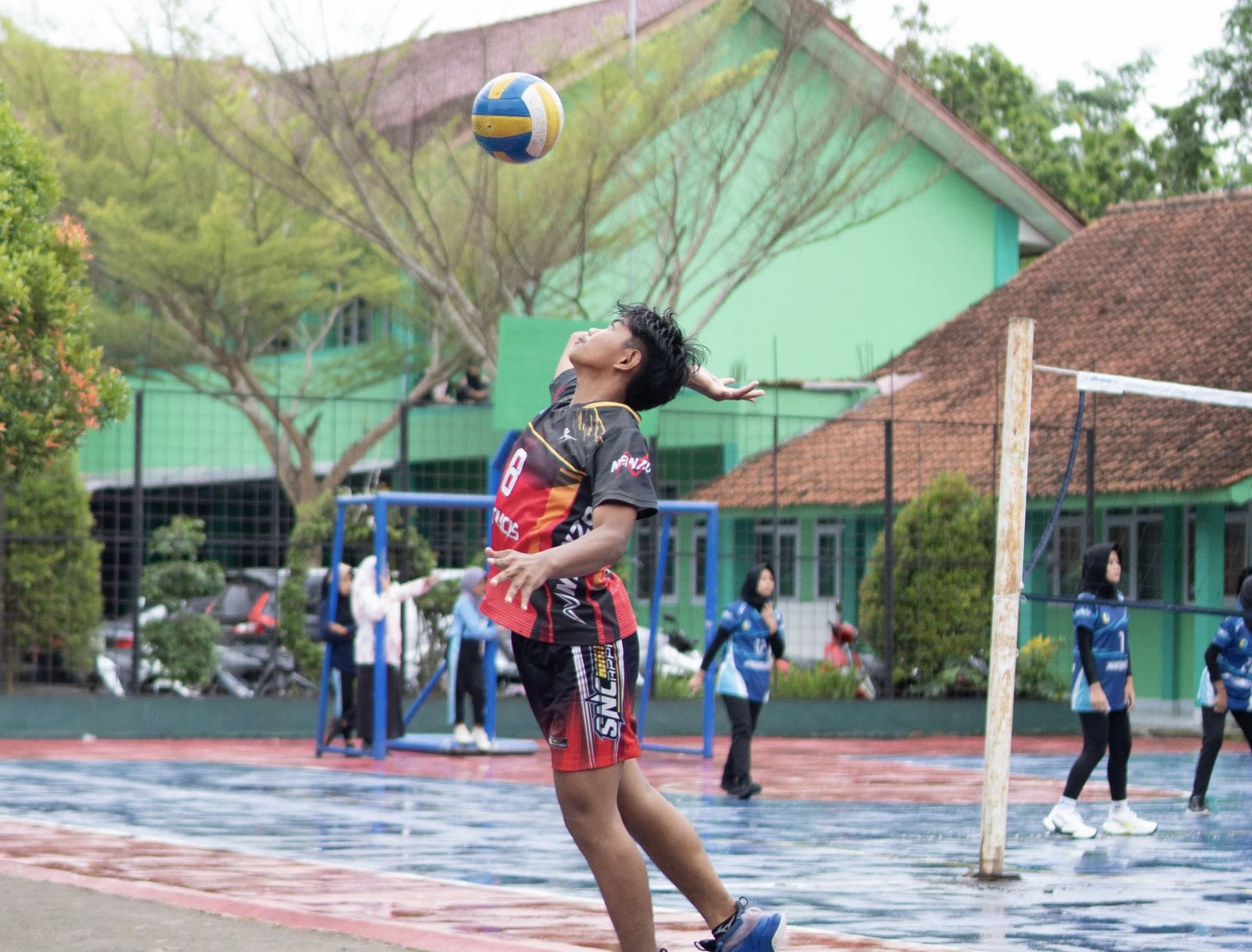 Semarak Silaturahmi: MTsN 7 Ciamis dan MAN 4 Ciamis Gelar Pertandingan Persahabatan di Lapangan Utama MAN 4 Ciamis